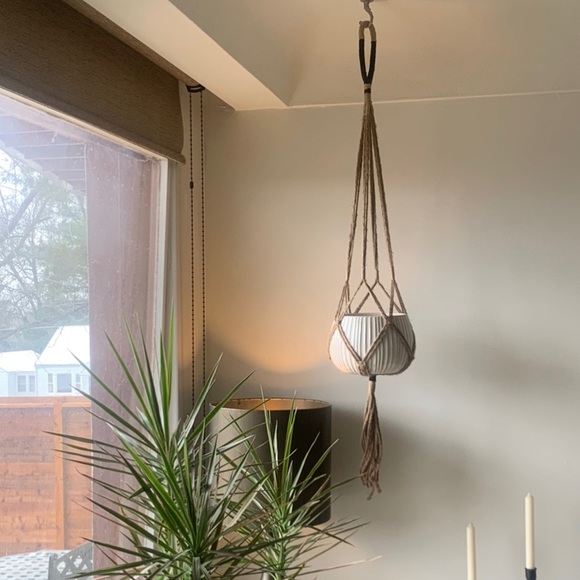 Modern Handmade Macrame Plant Hanger - Picture 1 of 4